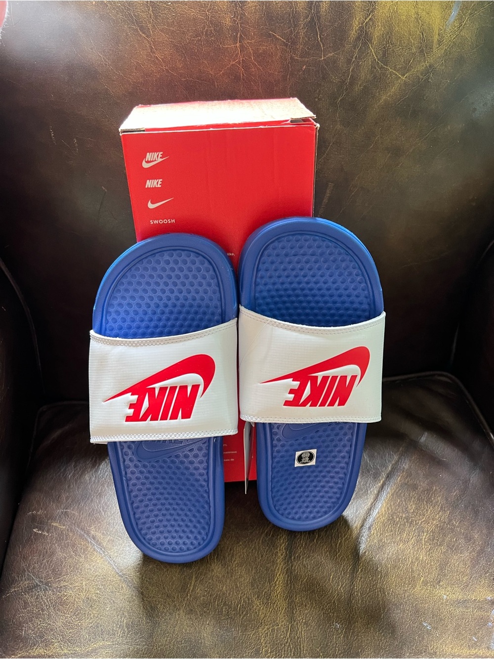 Nike Mens Blue and White Slide Sandals with Red Swoosh size 9